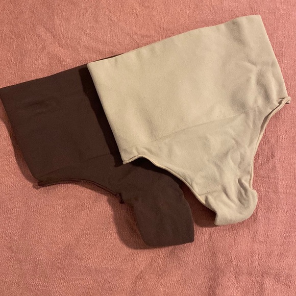 Set of 3 Skims high waist “control” sculpting thongs (2- xxs/xs) (1 s/m) - Picture 2 of 5